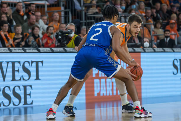 而阿莱士 而阿莱士