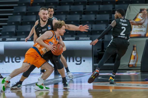 决充满了戏 决充满了戏