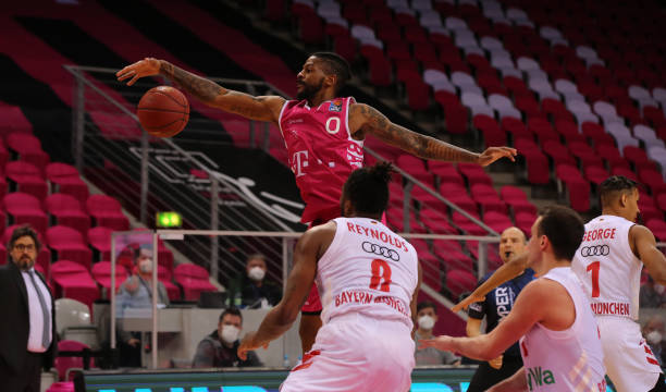 或用湖边新 或用湖边新